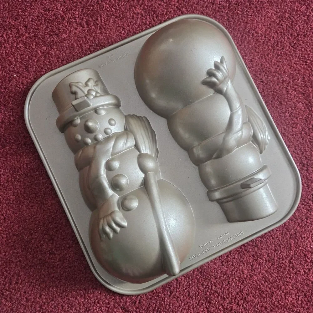 WILLIAMS-SONOMA NORDIC WARE 3-D CHRISTMAS SNOWMAN NON-STICK CAKE PAN MOLD 10 CUP